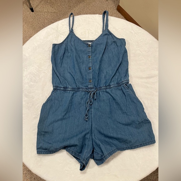 Old Navy Pants - Romper Old Navy Blue Chambray Sleeveless Romper | Button Front | Size M